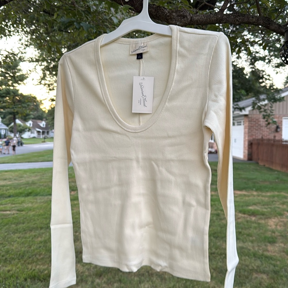 Women’s scoop shirt